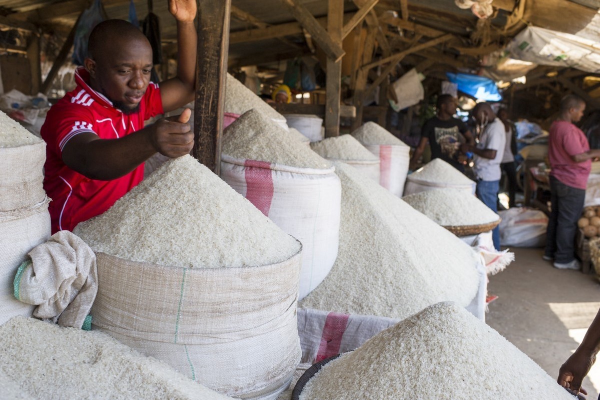 Ris på markedet i Morogoro, Tanzania.