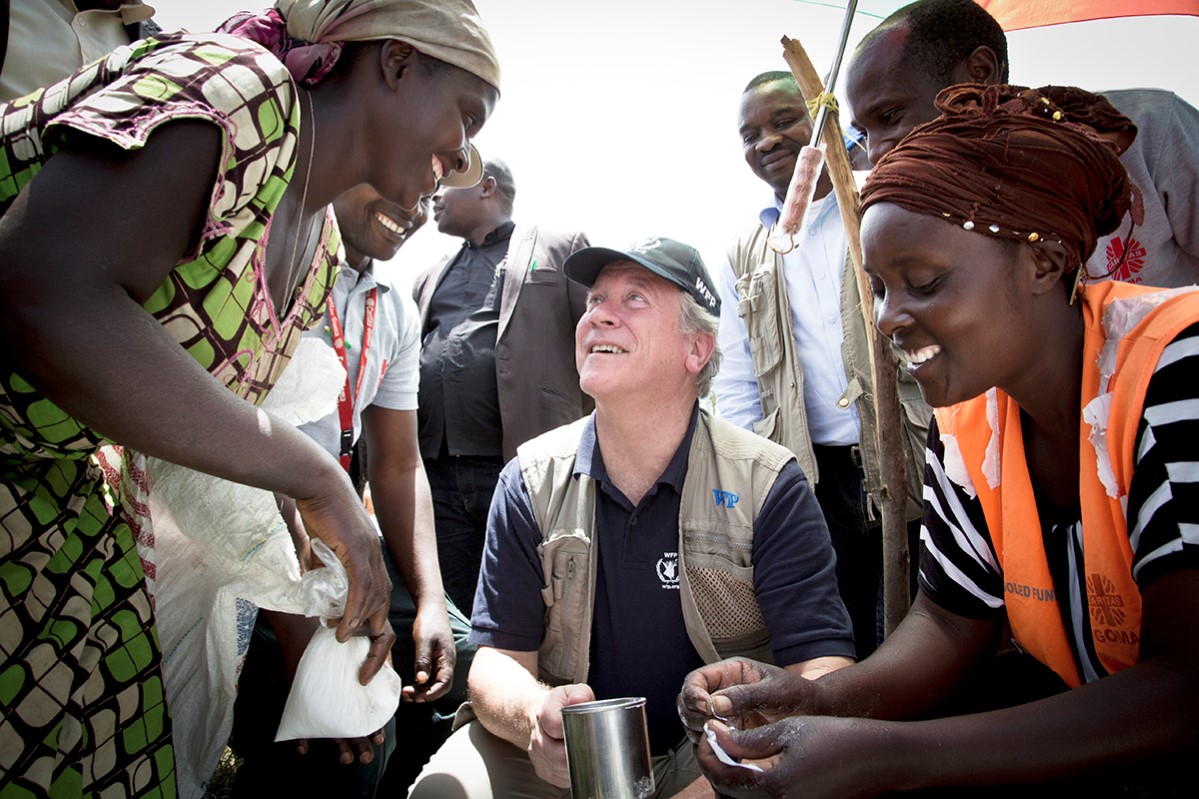 Democratic Republic of Congo, DRC, Nyanzale, North Kivu, October, 2017, David Beasley, Executive Director, ED, WFP, Staff, Man, Food distribution, Caritas Goma, Women, Horizontal