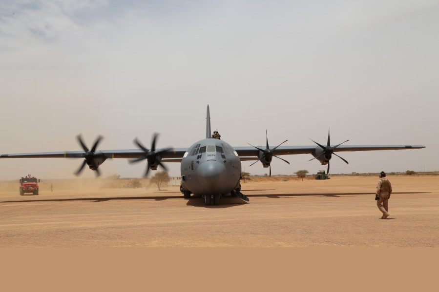 Bruk mot kreditering  Bamako, FAST, FN, Force Protection, Kidal, Mali, Minusma, Nanna, c-130j c-130 j hercules aircraft